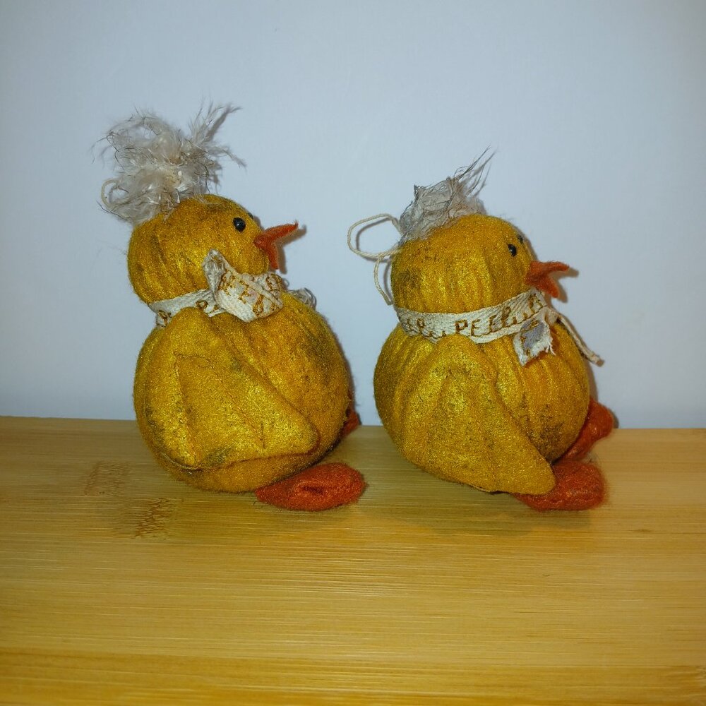 2 Spring Primitive  Easter Chicks decor - Picture 2 of 5
